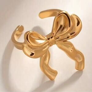 Gold Bow Ring